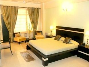 Corporate Suites Gurgaon Buitenkant foto